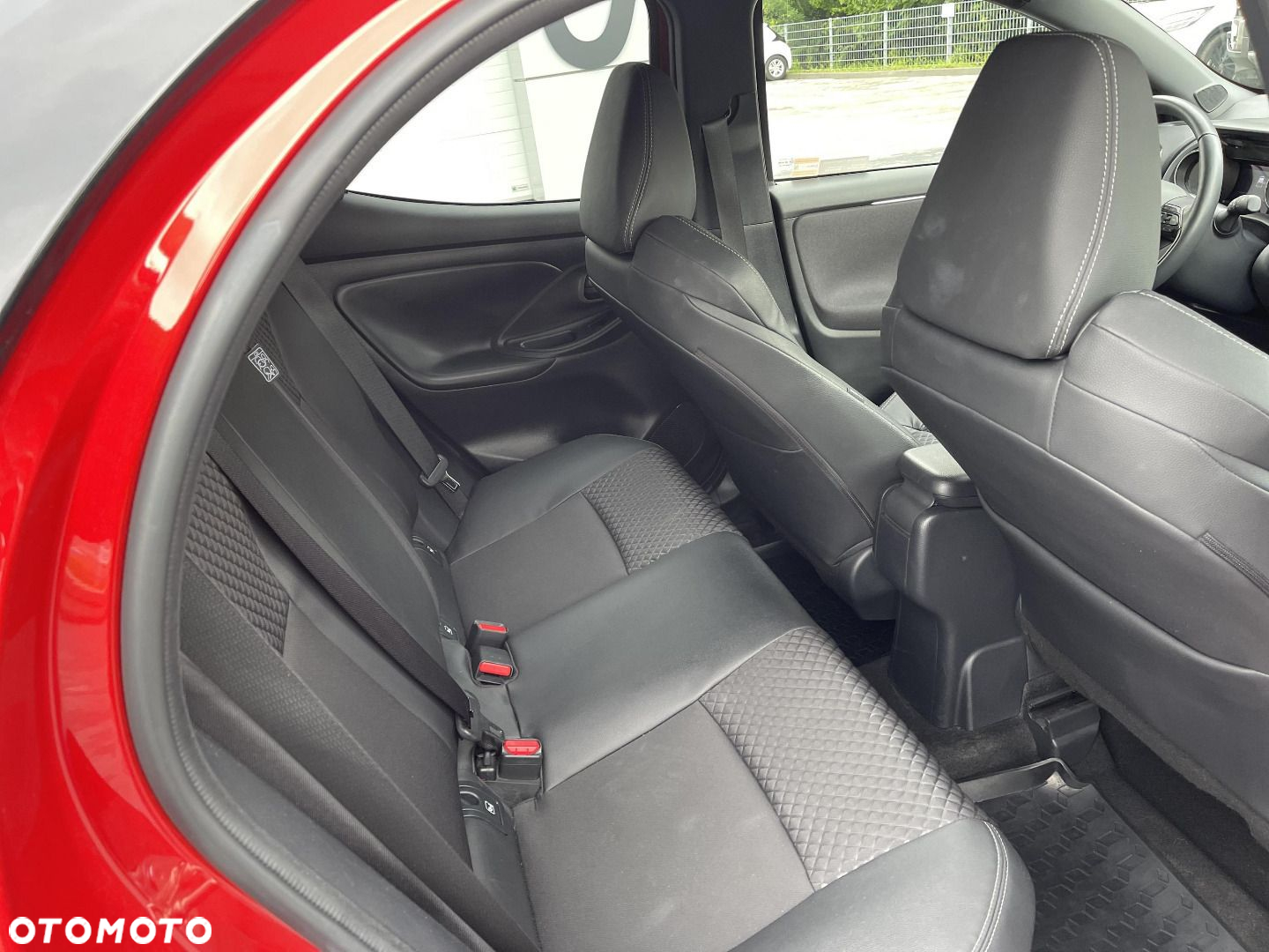 Toyota Yaris - 12