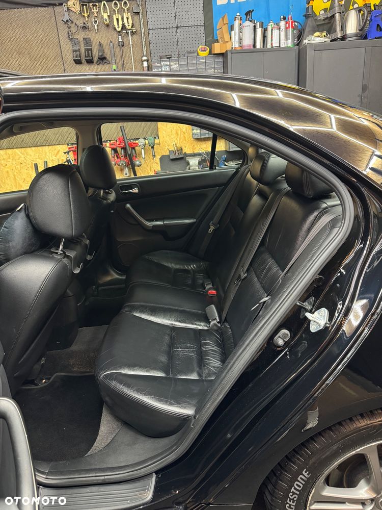 Honda Accord 2.0 Executive - 9