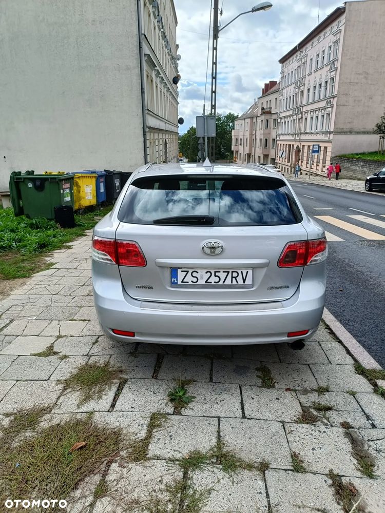 Toyota Avensis - 4