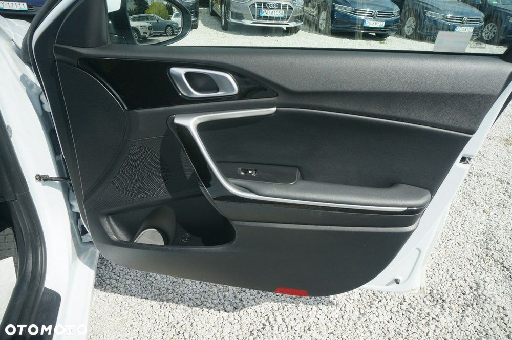 Kia Ceed 1.5 T-GDI Business Line - 26
