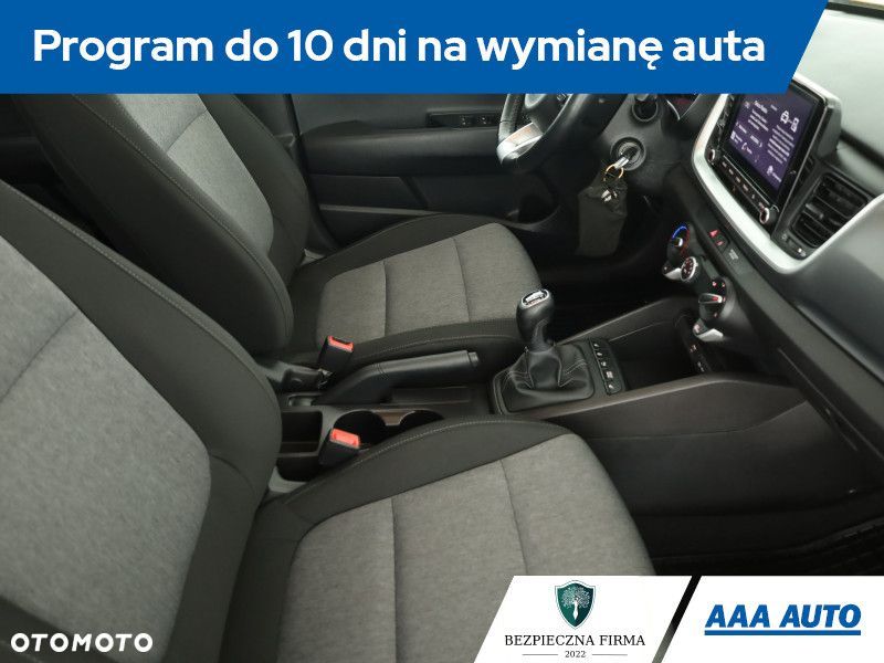 Kia Stonic - 8