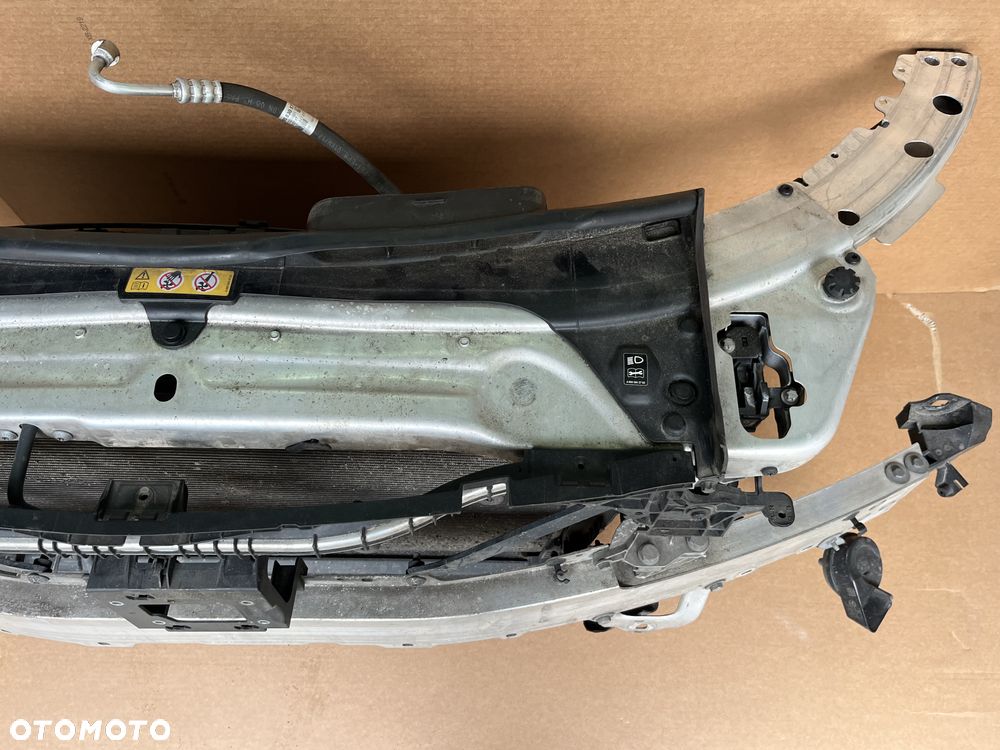 PAS PRZEDNI MERCEDES C KLASA W205 C205 2.2CDI C220 CHLODNICE PRZOD AUTOMAT - 4