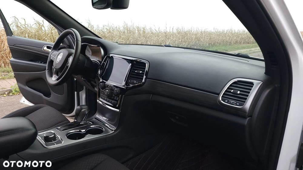 Jeep Grand Cherokee - 17