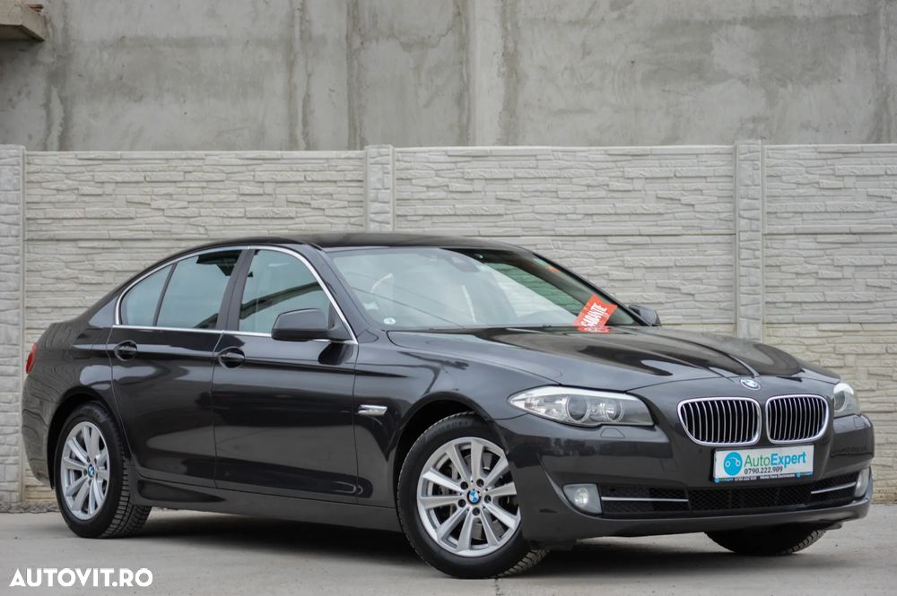 BMW Seria 5 525d xDrive - 28