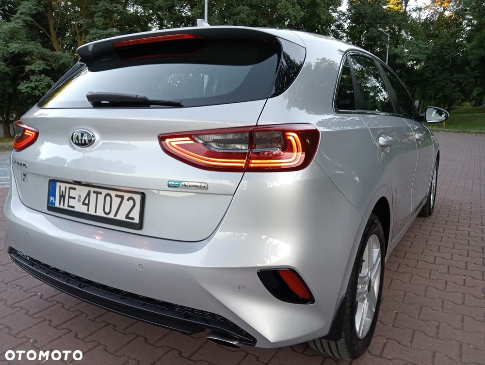 Kia Ceed 1.6 CRDi mHEV M - 20