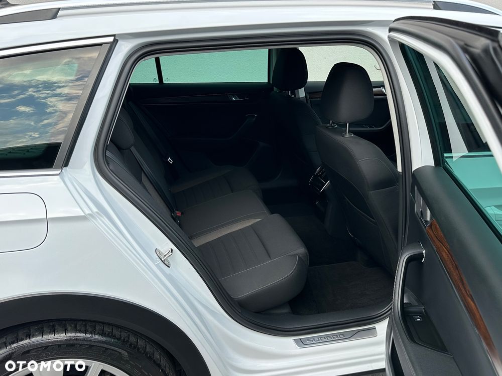 Skoda Superb 2.0 TDI 4x4 DSG Scout - 27