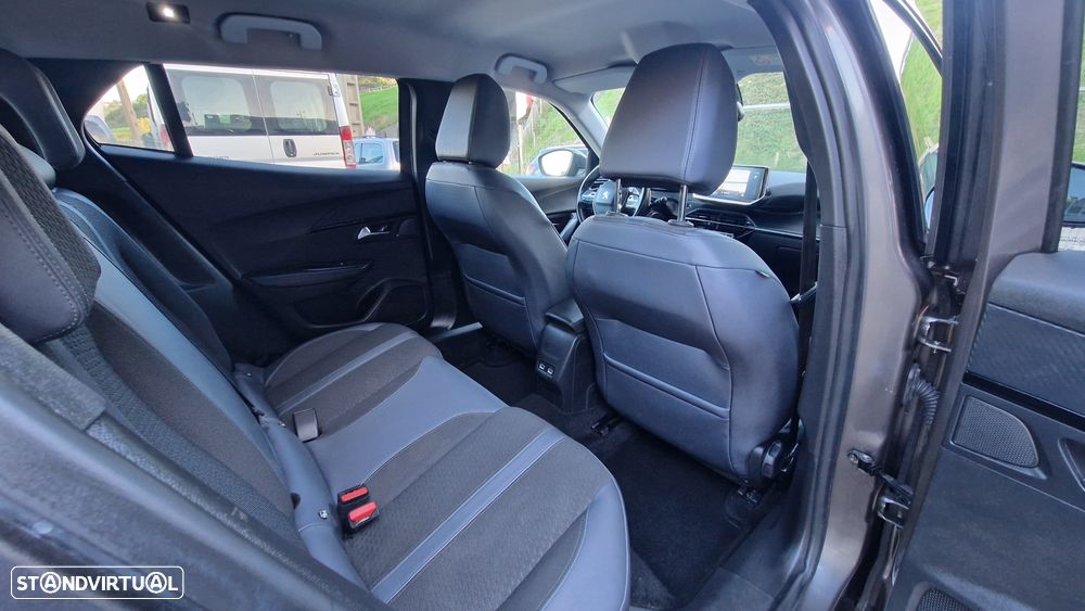 Peugeot 2008 1.5 BlueHDi Allure Pack EAT8 - 31