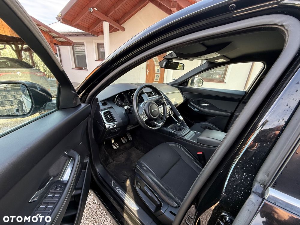 Jaguar E-Pace D150 R-Dynamic SE - 9
