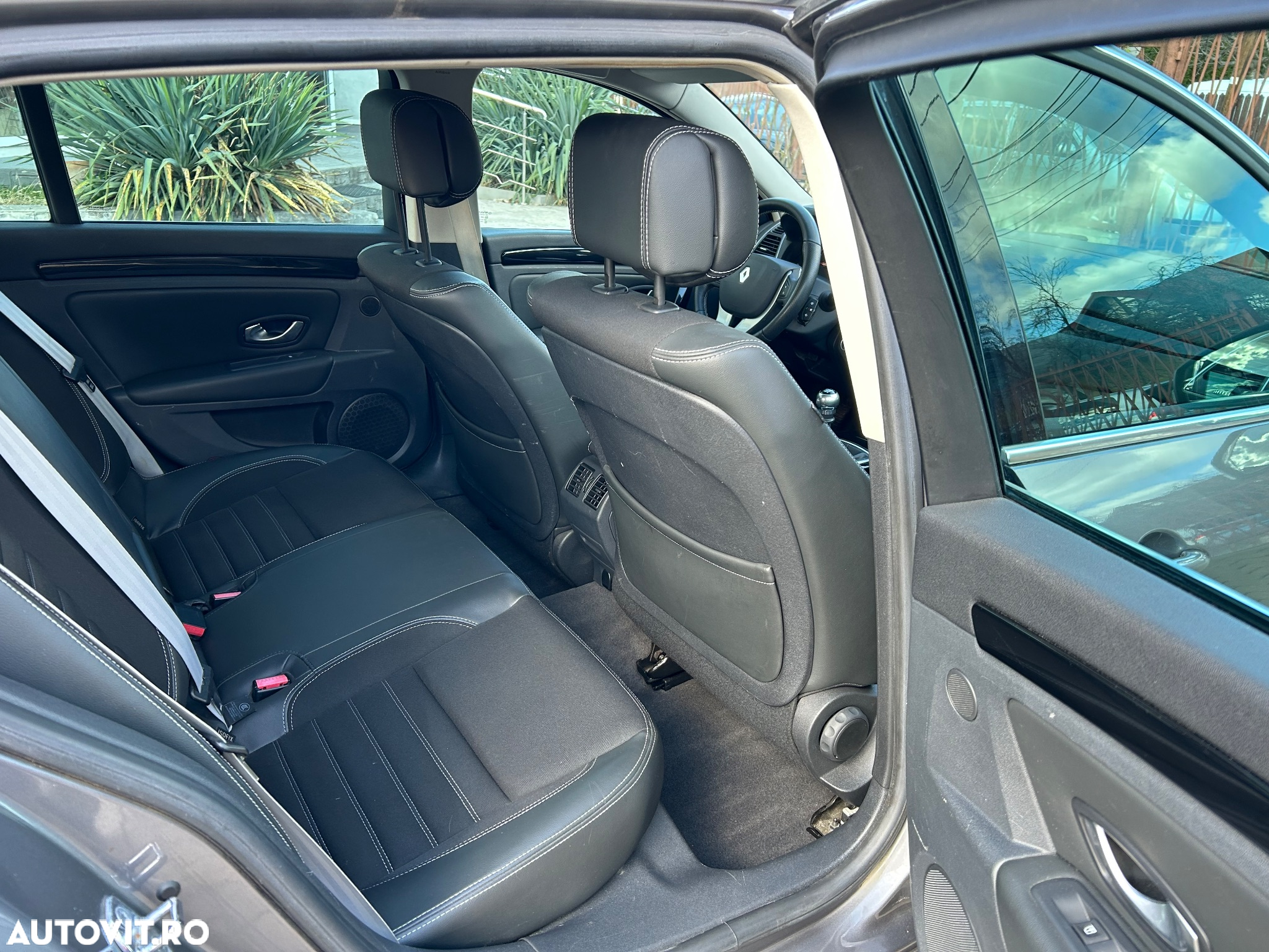 Renault Laguna dCi 150 FAP Start-Stop Bose Edition - 18