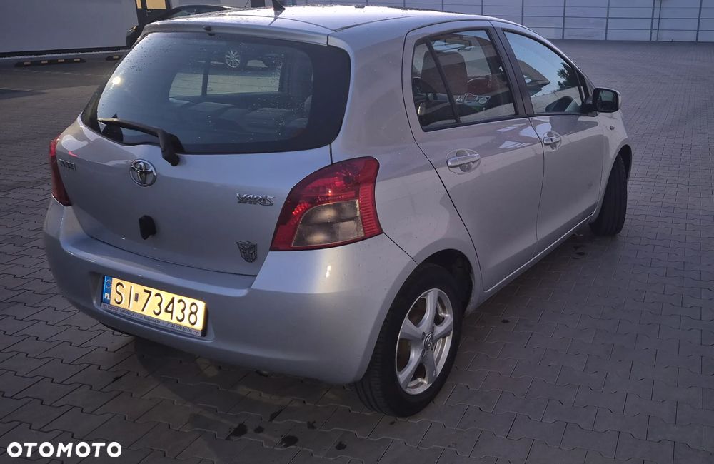 Toyota Yaris 1.3 VVT-i Executive - 5