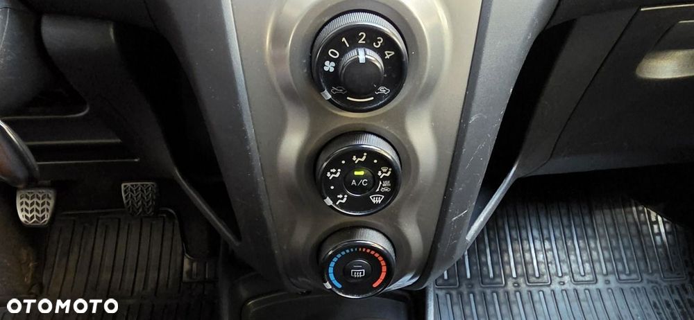 Toyota Yaris - 22
