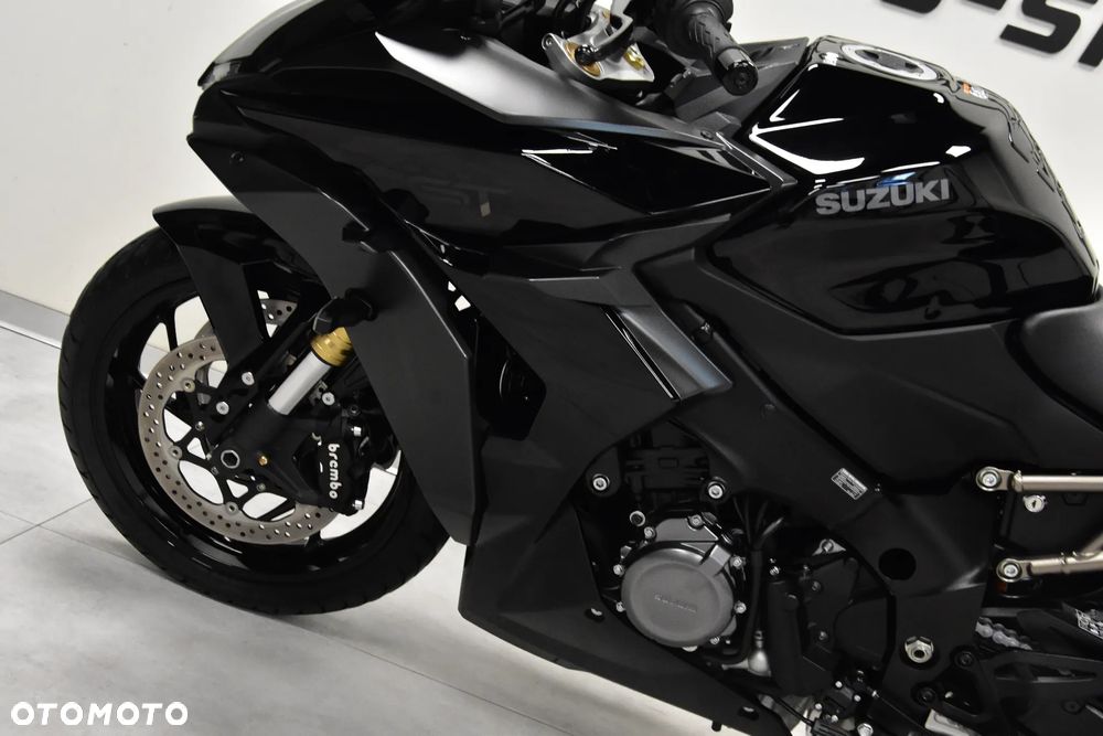 Suzuki GSX - 12