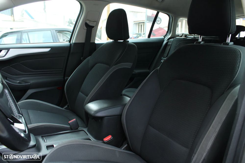 Ford Focus SW 1.5 TDCi EcoBlue Active - 26