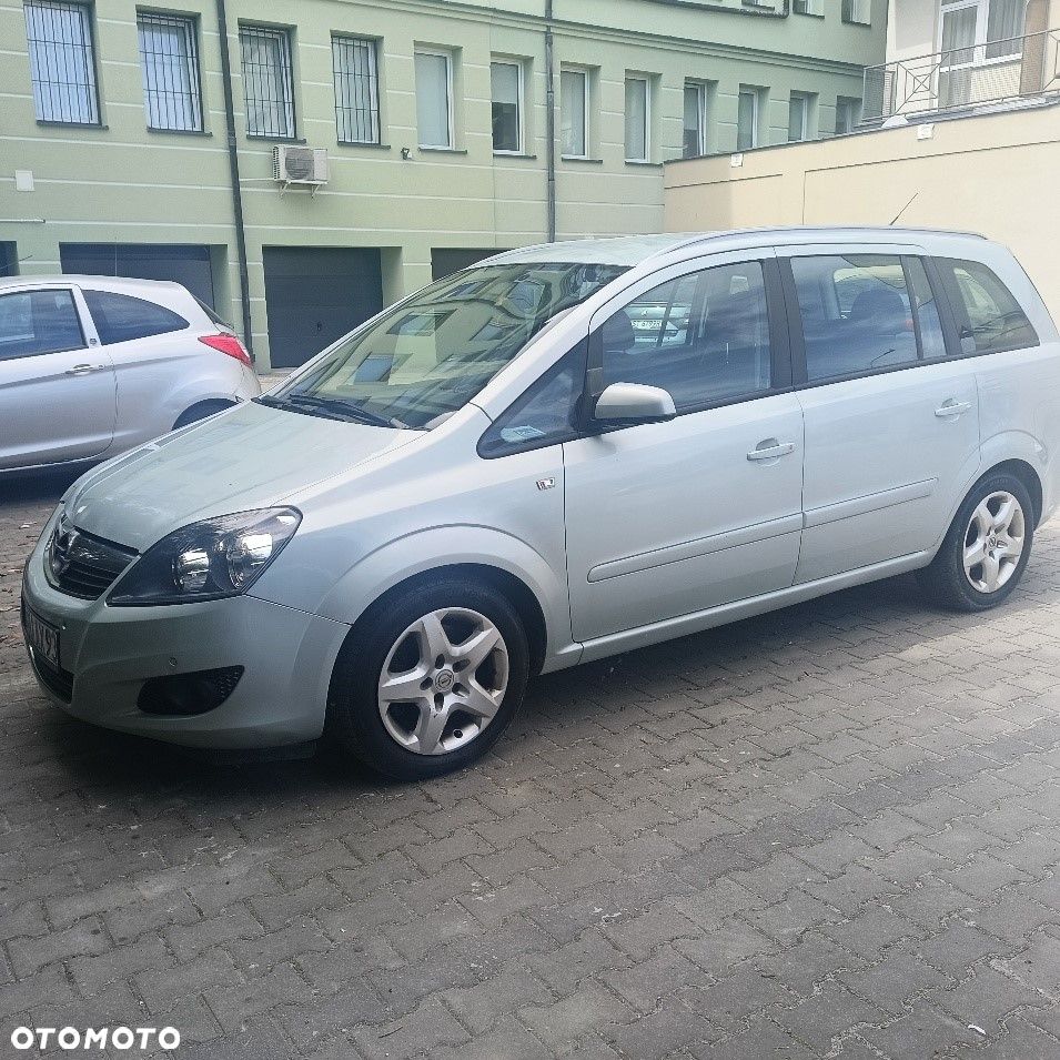 Opel Zafira - 1