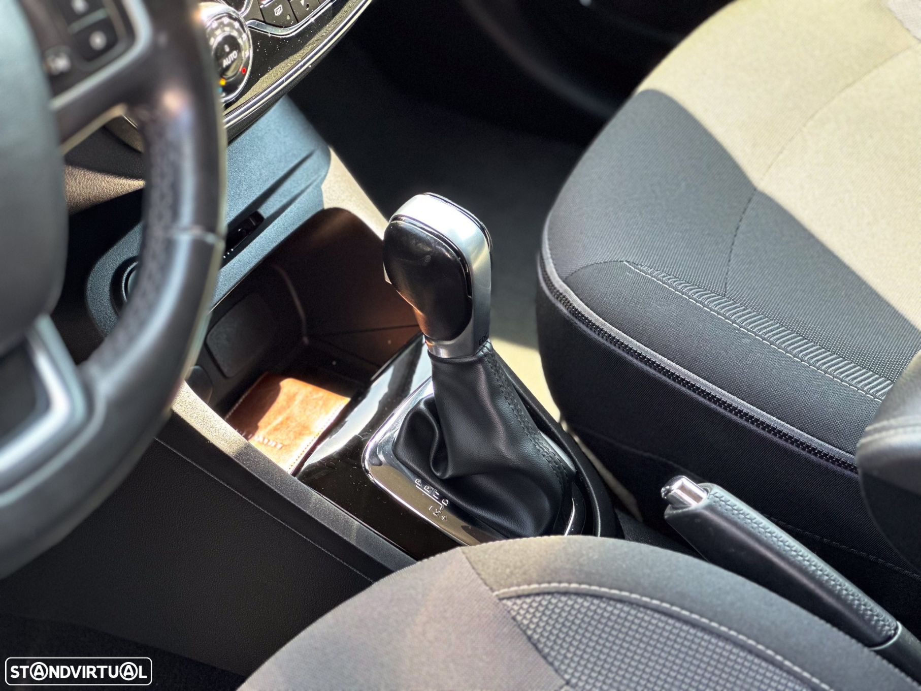 Renault Captur 1.5 dCi EDC - 17