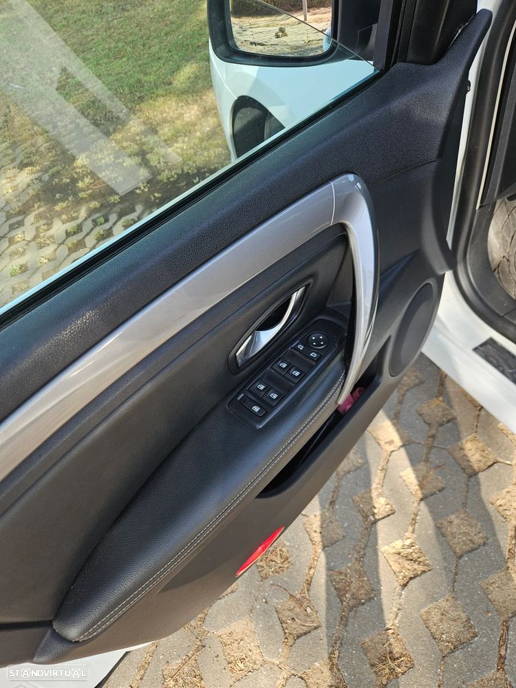 Renault Laguna Break 1.5 dCi SE Black Line 110g - 13