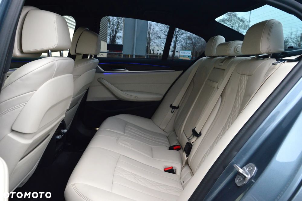 BMW Seria 5 520d xDrive Sport - 16