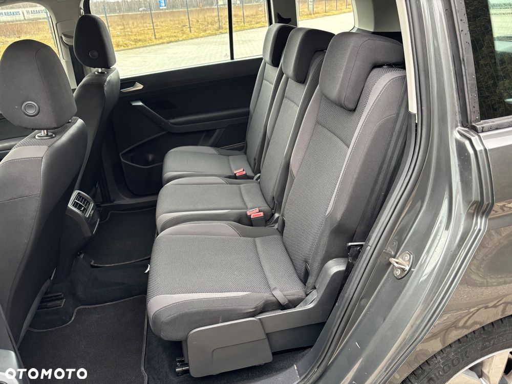 Volkswagen Touran - 13