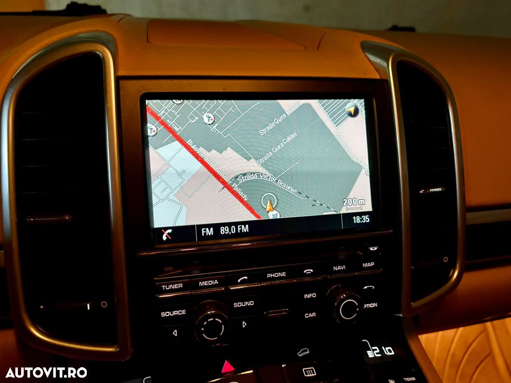 Porsche Cayenne 3.0 L - 14