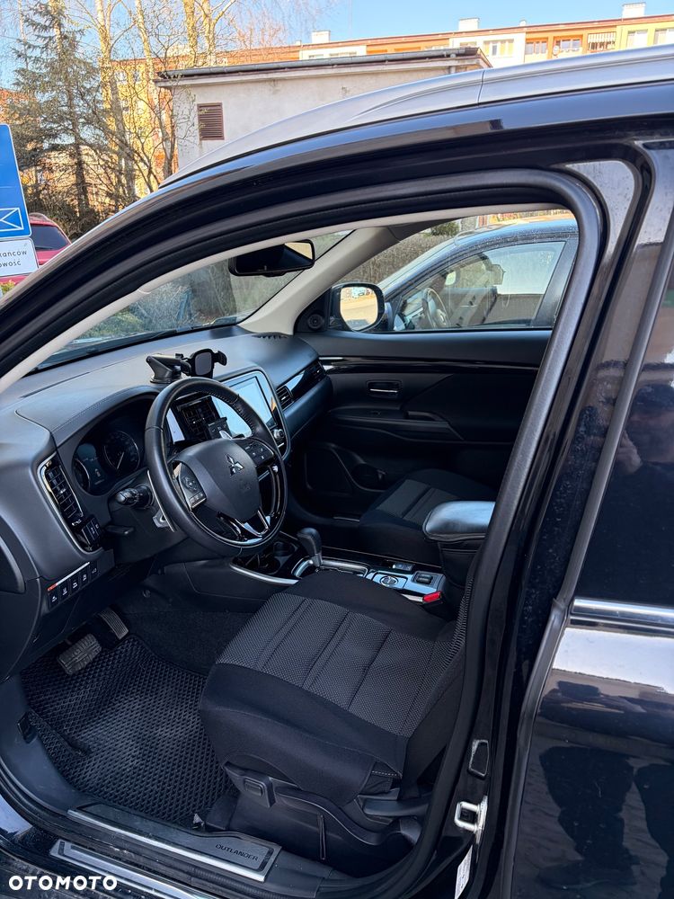 Mitsubishi Outlander 2.0 Instyle SDA 4WD CVT - 18