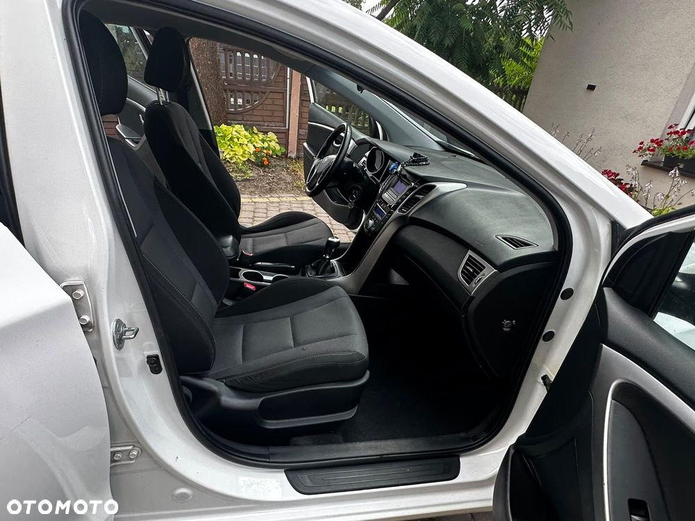 Hyundai i30 1.6 CRDi Comfort - 22