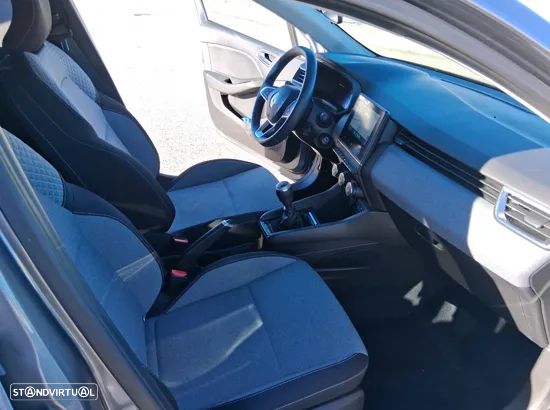 Renault Clio 1.0 TCe Techno Bi-Fuel - 5