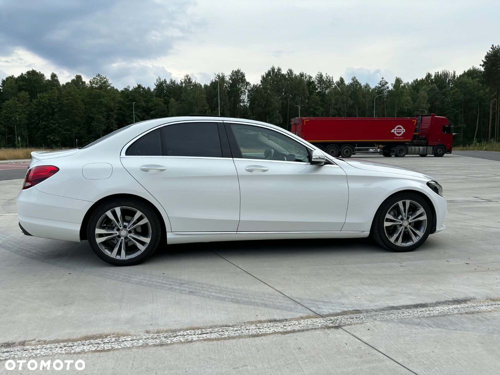 Mercedes-Benz Klasa C 300 7G-TRONIC - 21