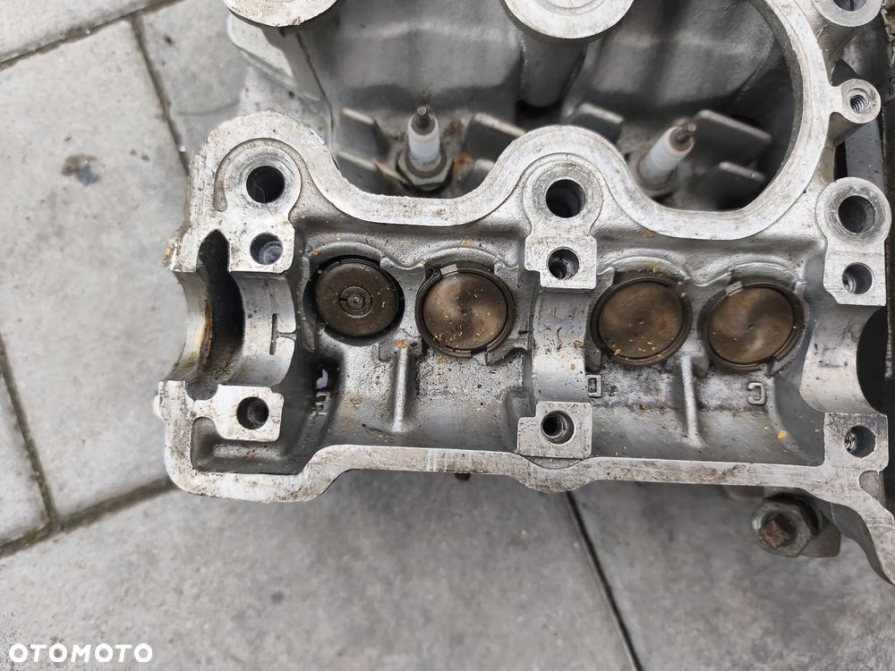 Głowica, zawory Honda CB 750 Boldor - 6