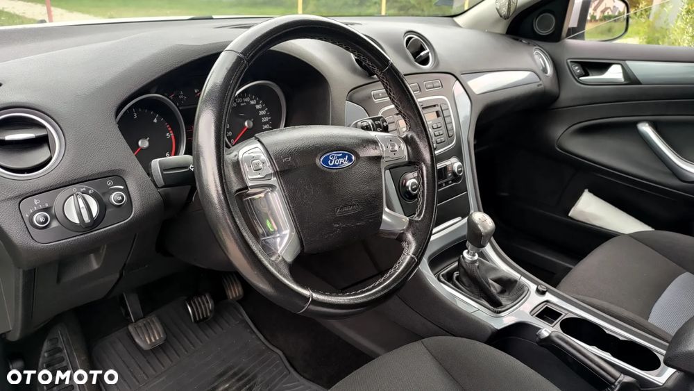 Ford Mondeo 2.0 TDCi Ambiente - 9