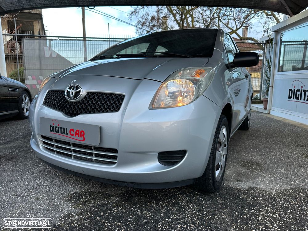 Toyota Yaris 1.0 VVT-i AC Manual+VSC - 2