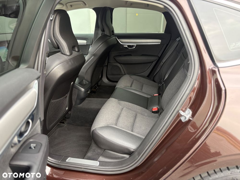 Volvo S90 D4 Momentum Pro - 19