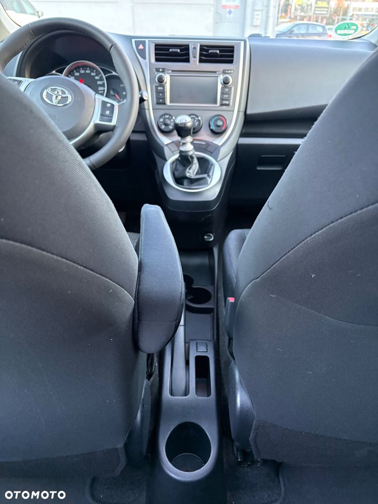 Toyota Verso S 1.33 Premium - 19