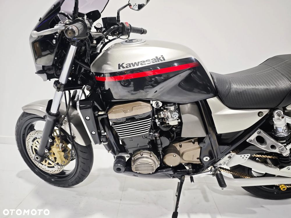 Kawasaki ZRX - 15