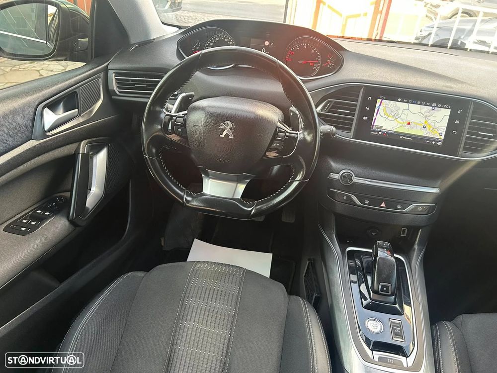Peugeot 308 1.5 BlueHDi Allure Pack EAT8 - 17