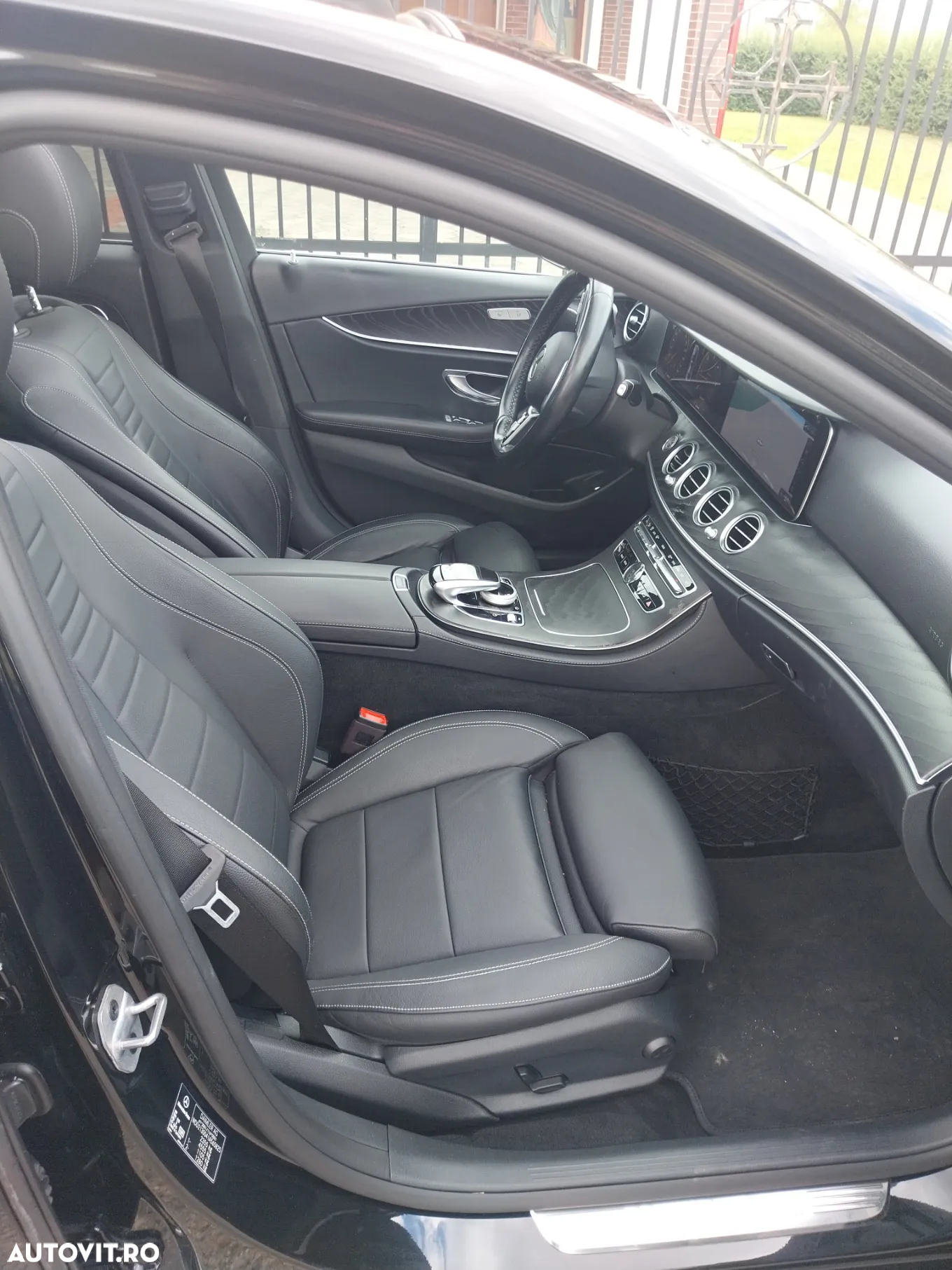 Mercedes-Benz E 220 d T 9G-TRONIC Avantgarde - 12