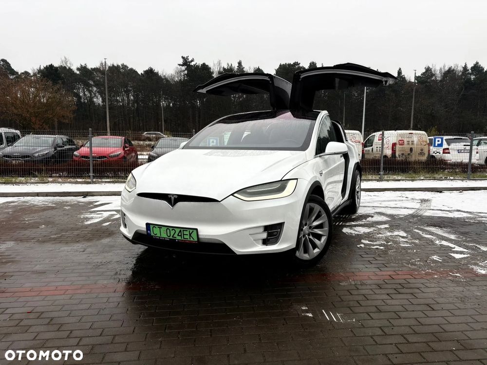Tesla Model X - 2
