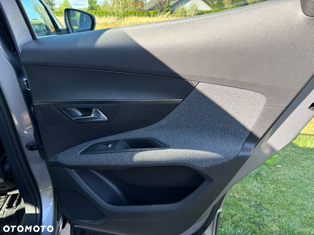 Peugeot 3008 1.2 PureTech Active Pack S&S EAT8 - 17