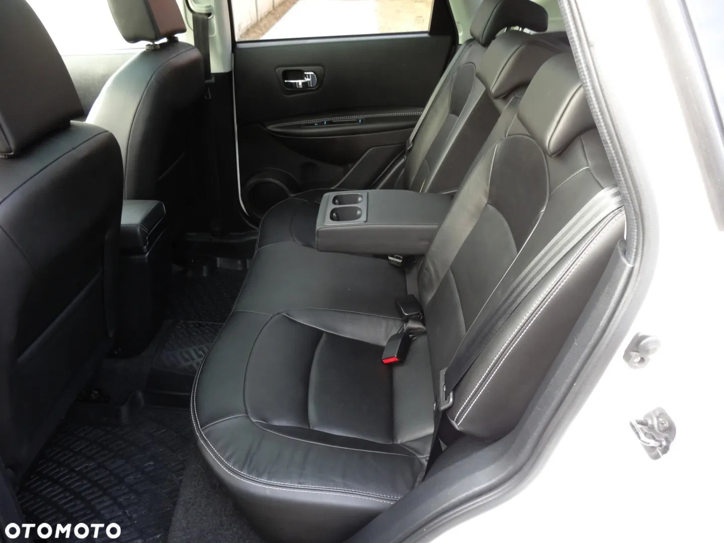 Nissan Qashqai 1.6 DCi 4x4 Tekna - 24