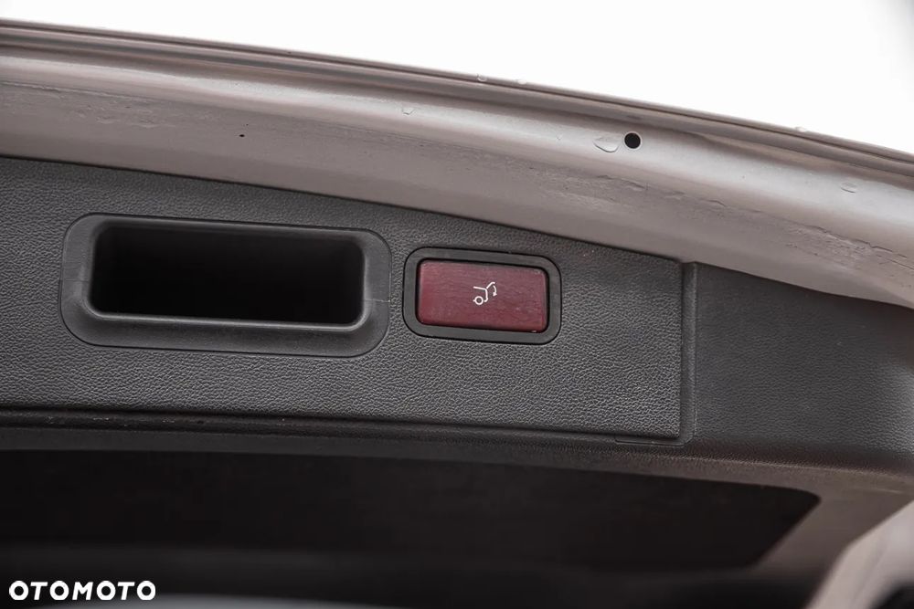 Mercedes-Benz ML 63 AMG 4Matic 7G-TRONIC 10th Anniversary - 24