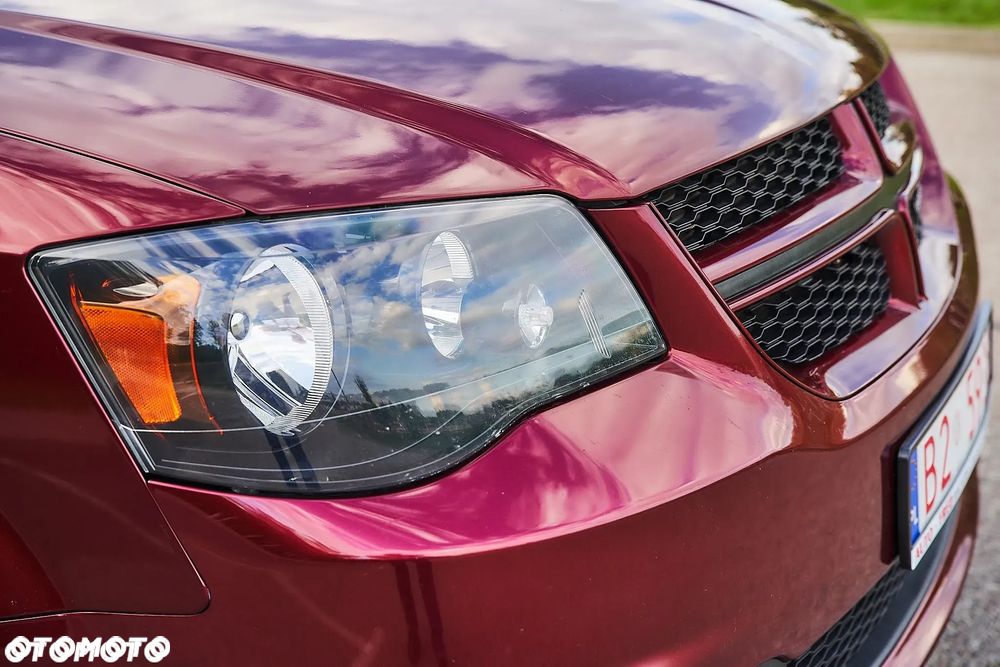 Dodge Grand Caravan - 12