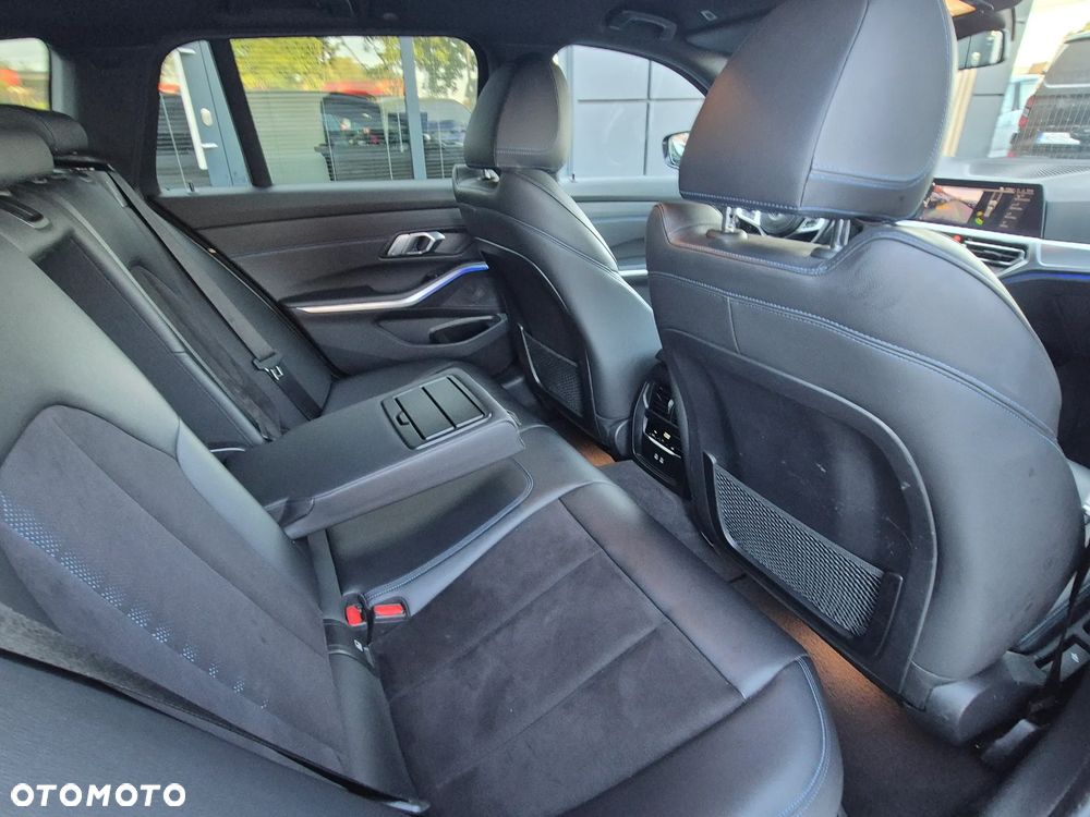 BMW Seria 3 320d Edition M Sport Shadow - 28