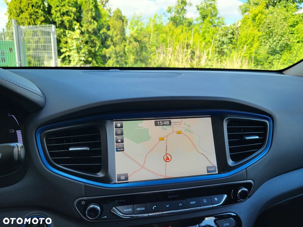 Hyundai IONIQ Hybrid Platinum - 23