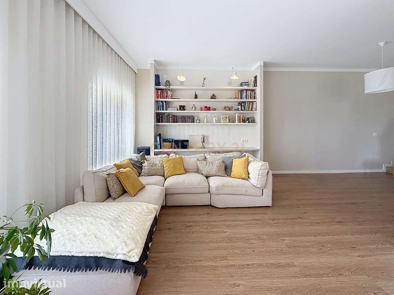 Moradia isolada e terreno com projeto aprovado para 4 moradias a 5 min - Grande imagem: 5/60