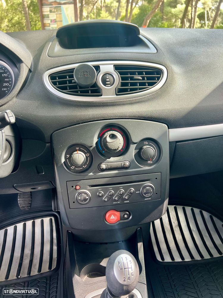 Renault Clio 1.5 dCi Dynamique S - 20