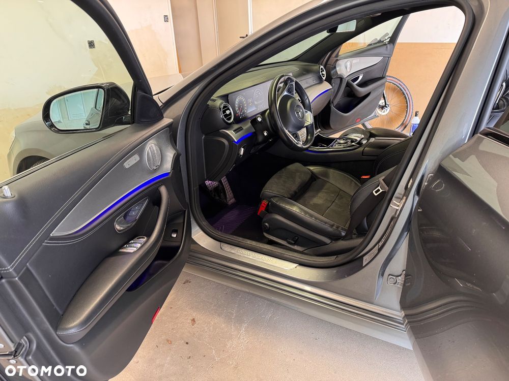 Mercedes-Benz Klasa E 220 d 4-Matic Business Edition 9G-TRONIC - 12