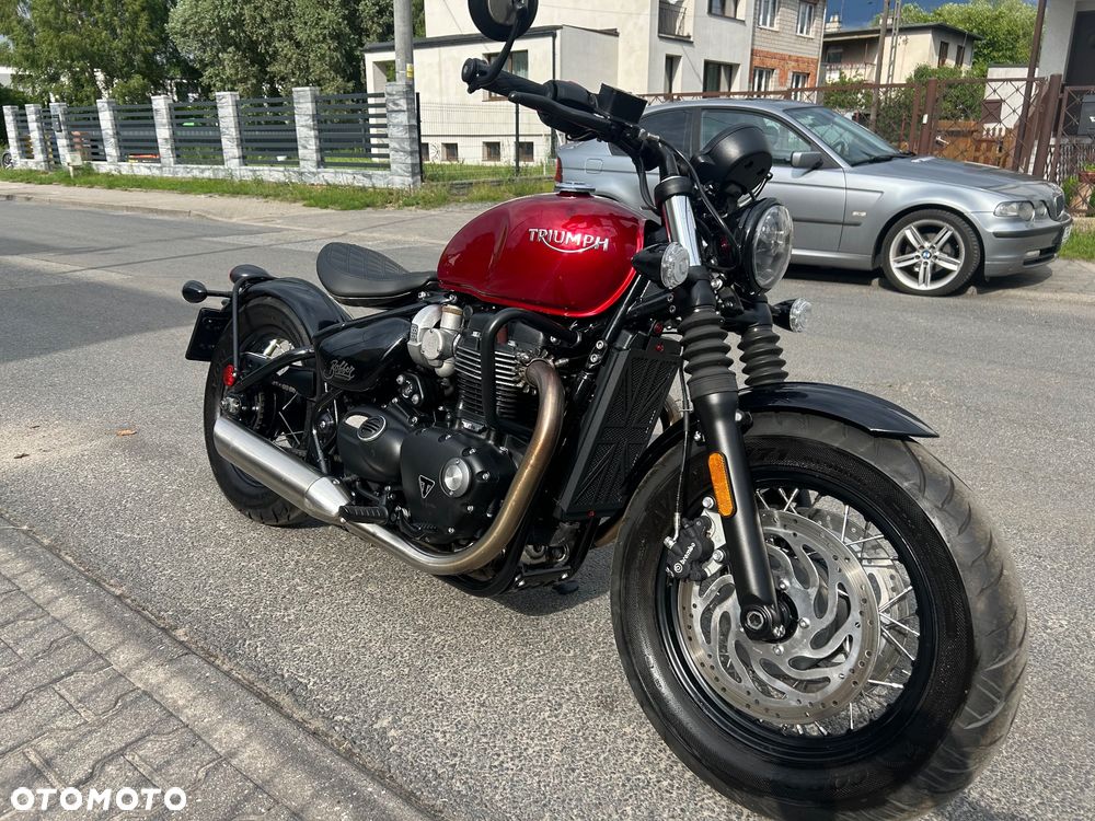 Triumph Bonneville Bobber - 29