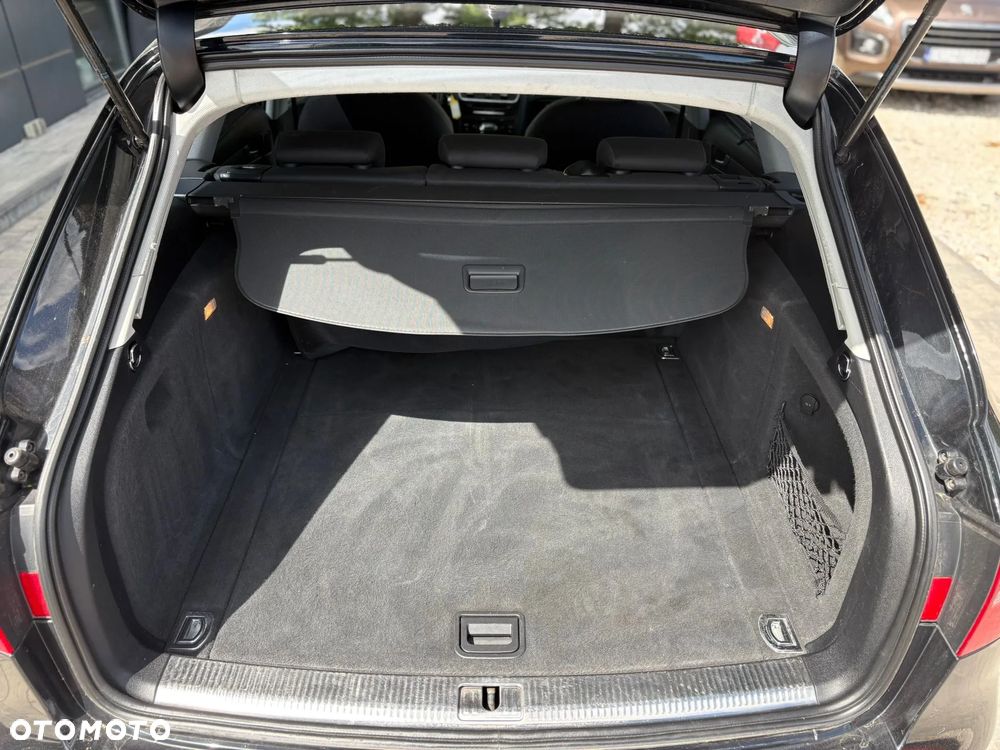 Audi A4 Avant 2.0 TDI DPF multitronic S line Sportpaket - 11