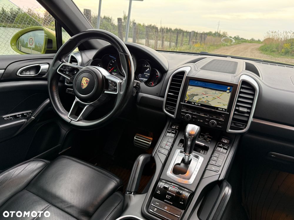 Porsche Cayenne S Diesel - 18