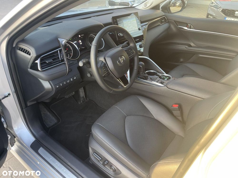 Toyota Camry - 10