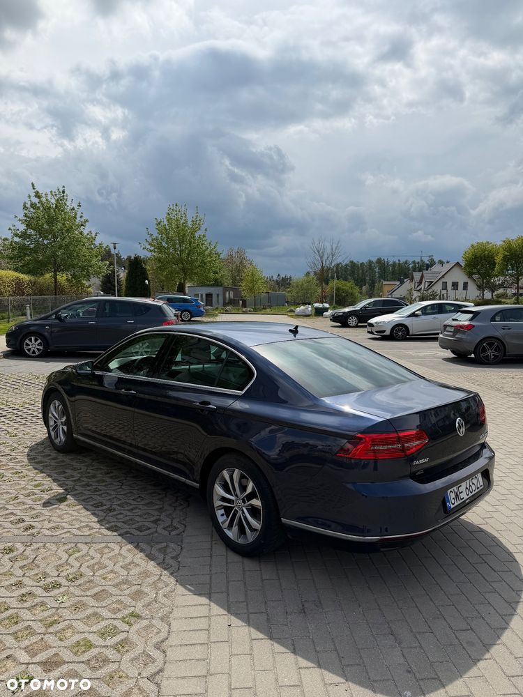 Volkswagen Passat 2.0 TDI (BlueMotion Technology) DSG Highline - 8